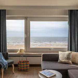 https://strand-studio-0602-5-personen-direct-aan-het-ostend.hotelsghent.com